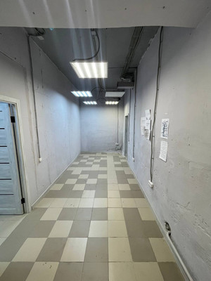 Снять  помещение свободного назначения