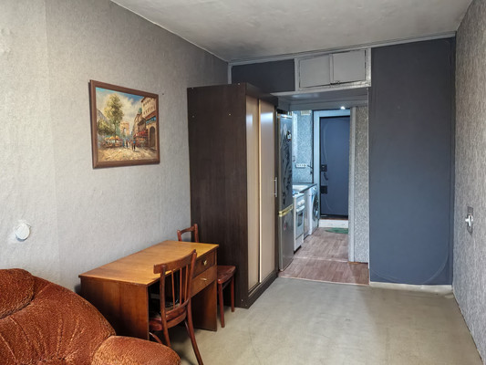 Купить --комнатную квартиру